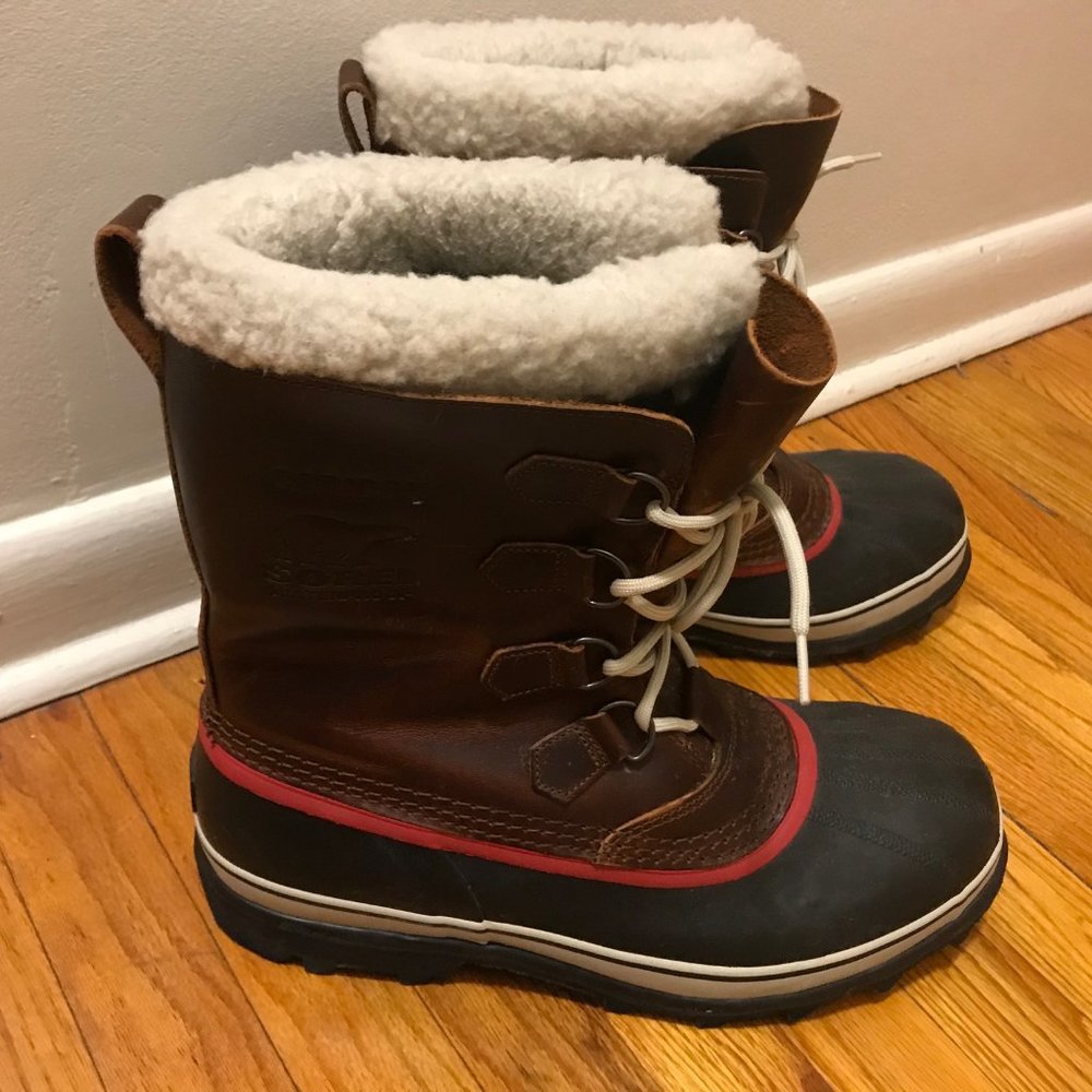 Sorel Caribou Winter boot with wool liner 11.5